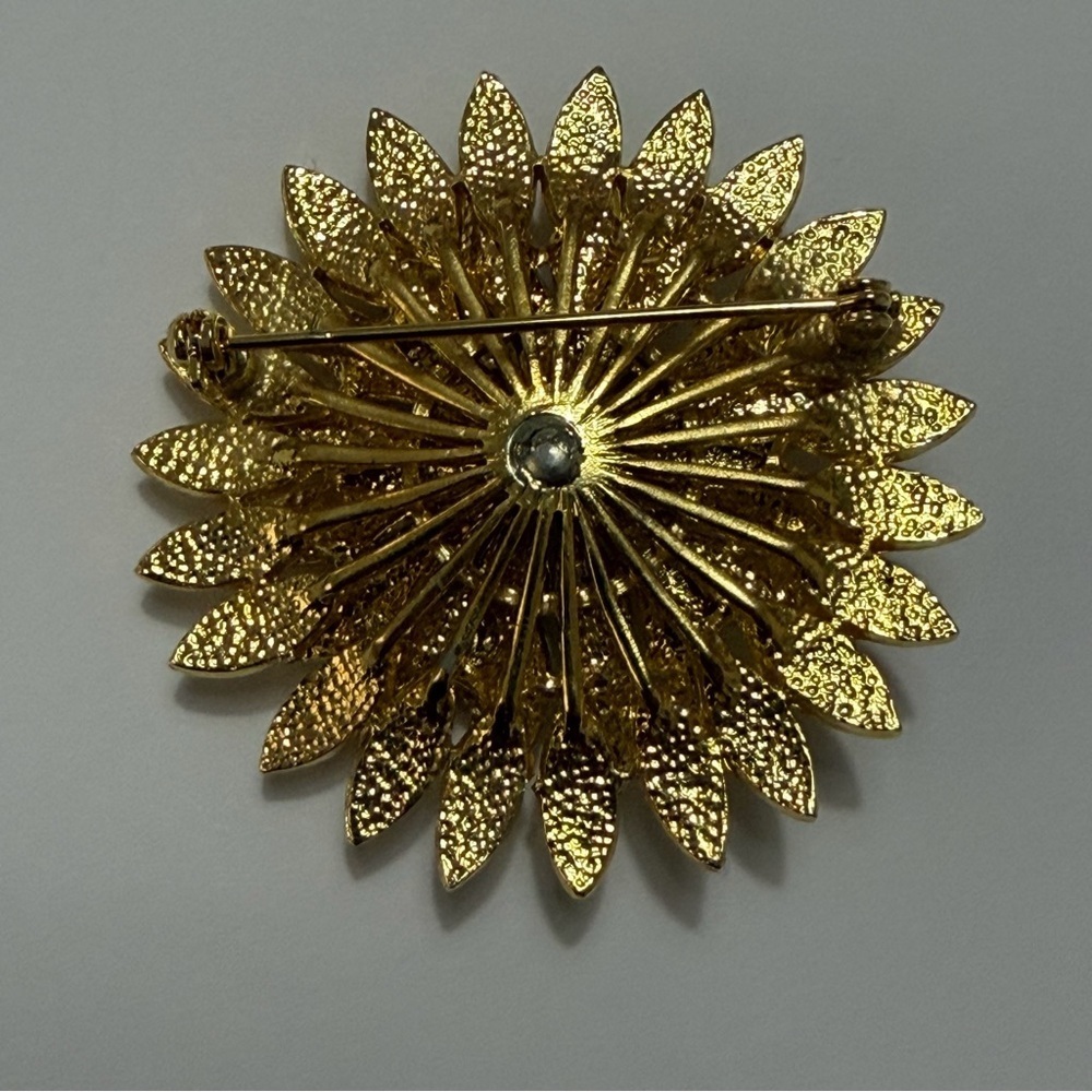 Vintage Style Flower Petals With Rhinestones Brooch Pin - Picture 6 of 6